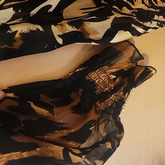 Cache 100%silk on or off the shoulder blouse animal print - Picture 8 of 8